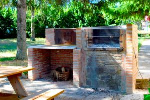 Charming cottages. Mertxenea, indoor and outdoor picnic area